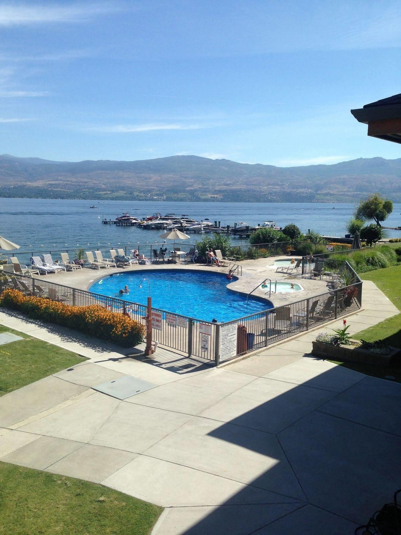 Casa Loma Lakeshore Resort West Kelowna Exterior foto